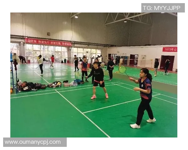 成都羽毛球队战术解析:如何在比赛中提升团队协作与个人技术